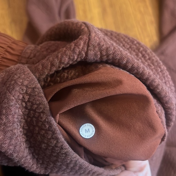 Lululemon Woman’s Maroon Joggers Size M - Picture 6 of 6